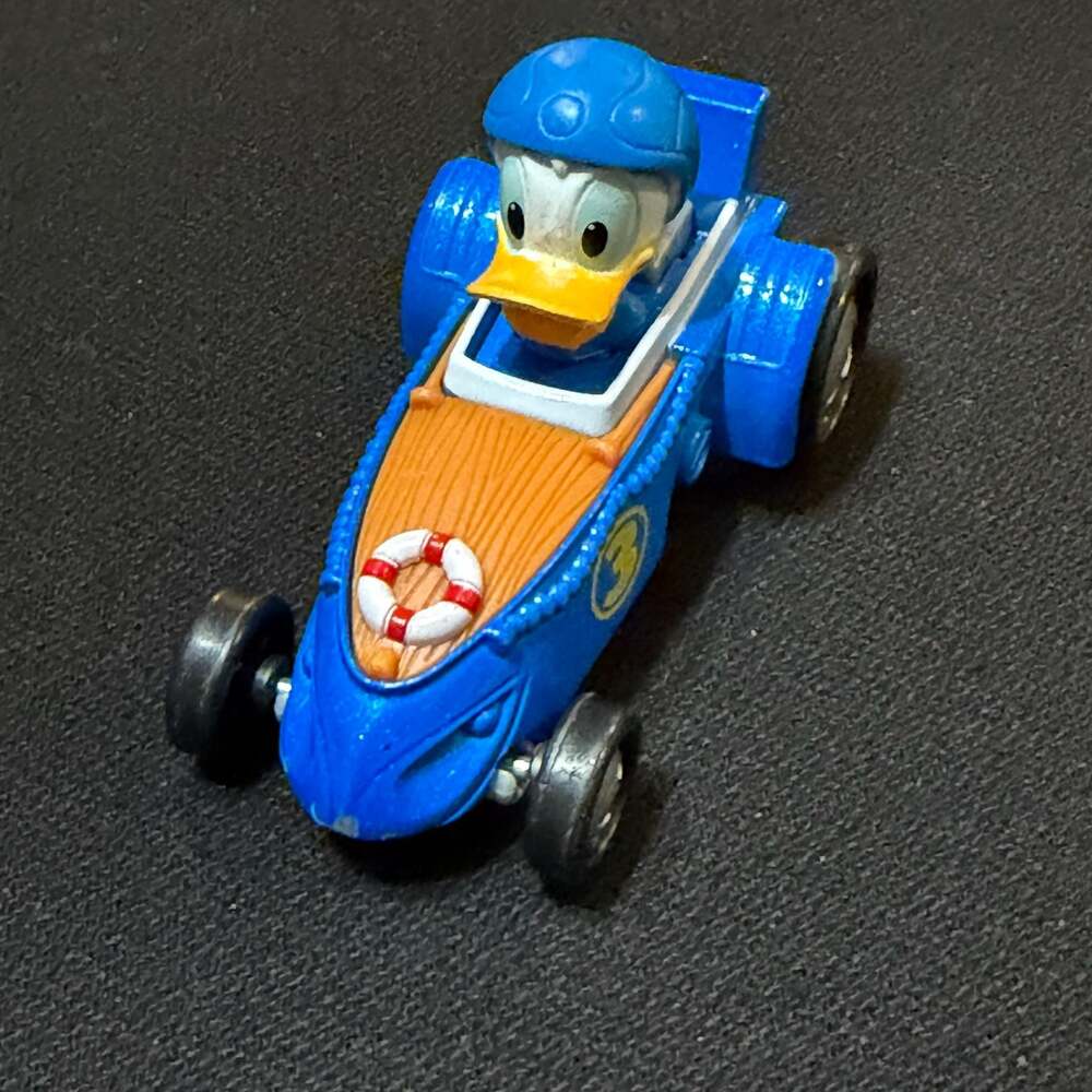 Disney Mickey and the Roadster Racers Donald Duck Cabin Cruiser Diecast Car